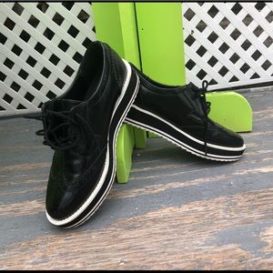 Black with White Trim Platform Oxfords